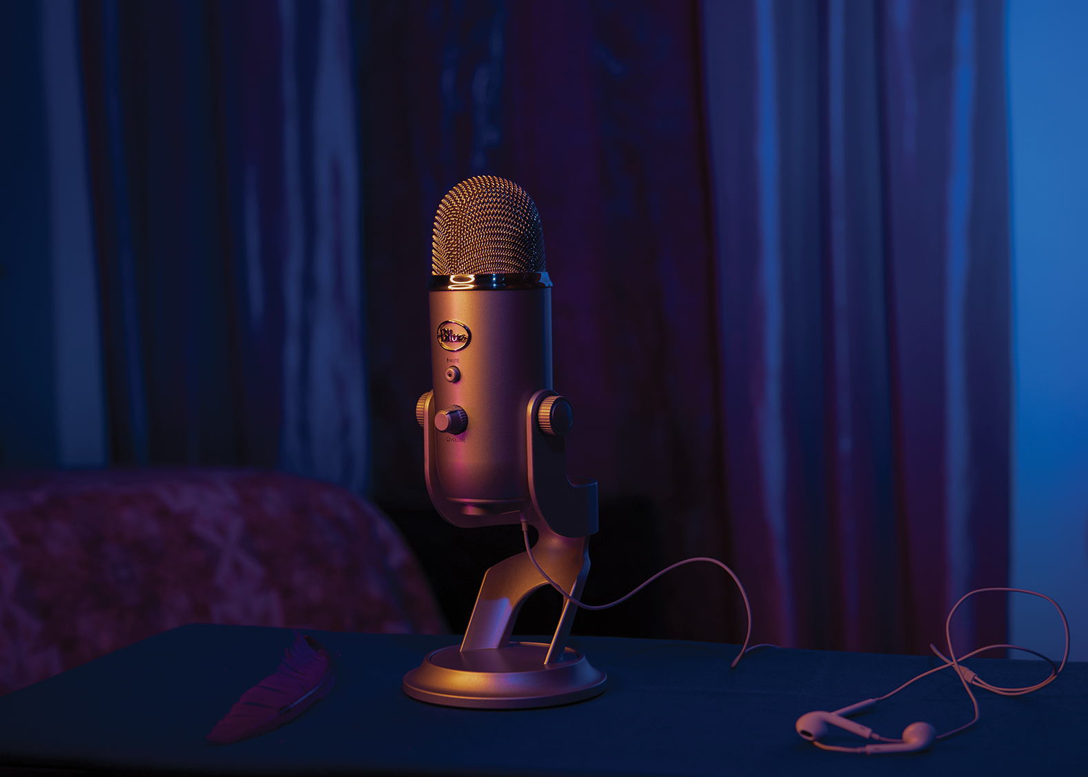 A Blue Yeti microphone used by ASMR artist Monica Spicciani.